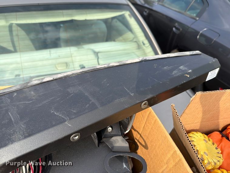 image for item NF9724 Police vehicle equipment
