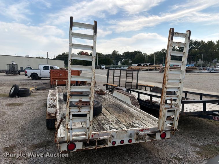 image for item NF9725 2003 Titan utility trailer