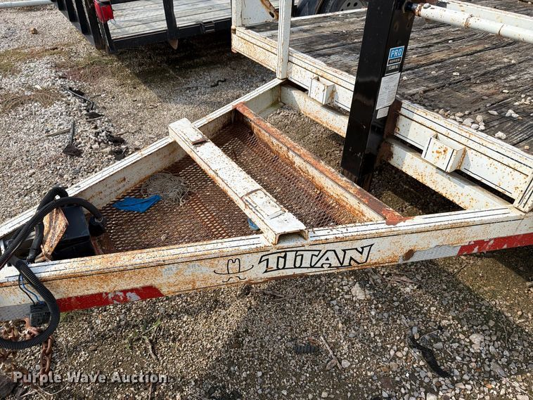 image for item NF9725 2003 Titan utility trailer