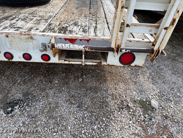 image for item NF9725 2003 Titan utility trailer