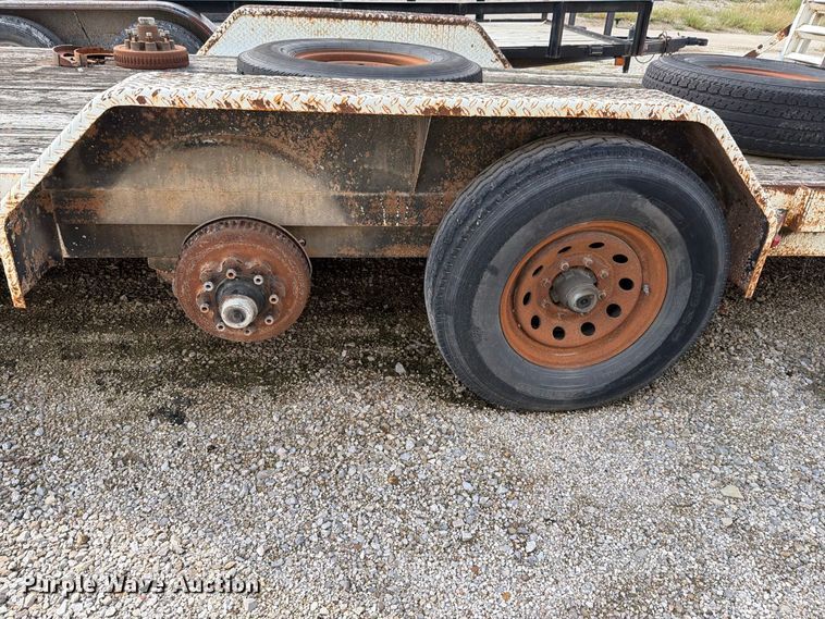 image for item NF9725 2003 Titan utility trailer