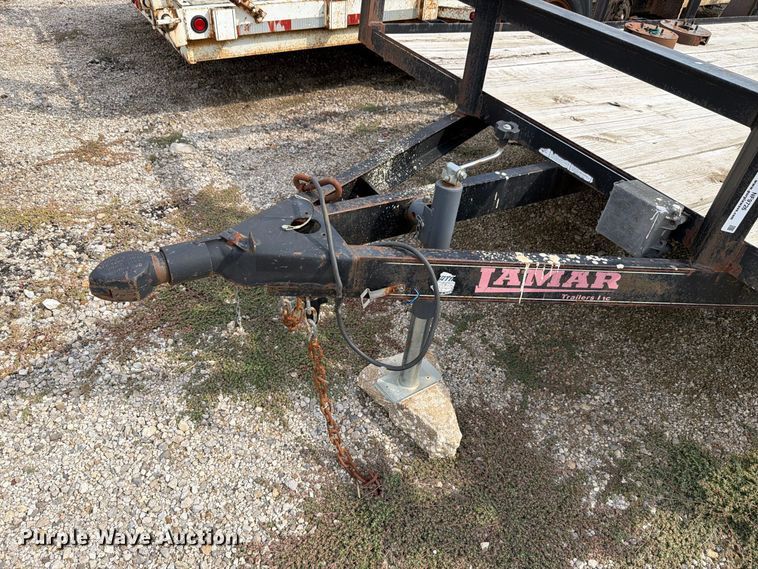 image for item NF9726 2011 Lamar Utility utility trailer