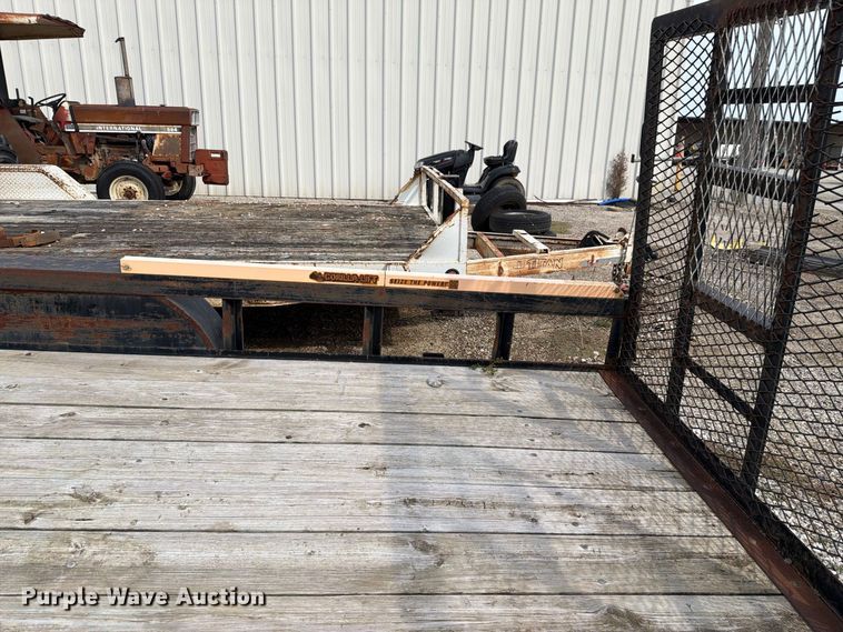 image for item NF9726 2011 Lamar Utility utility trailer