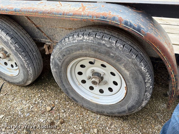 image for item NF9726 2011 Lamar Utility utility trailer