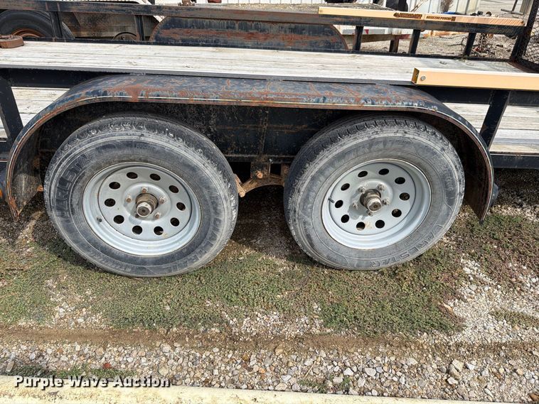 image for item NF9726 2011 Lamar Utility utility trailer