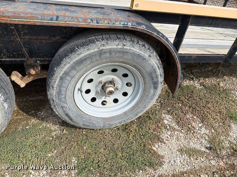 image for item NF9726 2011 Lamar Utility utility trailer