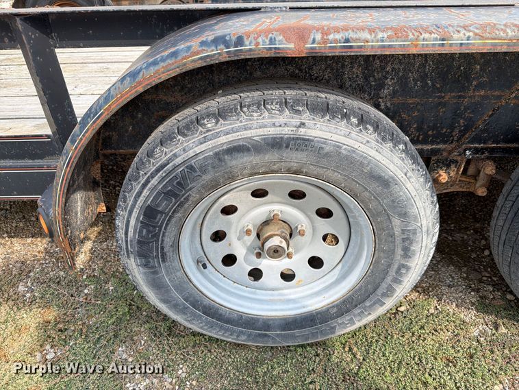 image for item NF9726 2011 Lamar Utility utility trailer