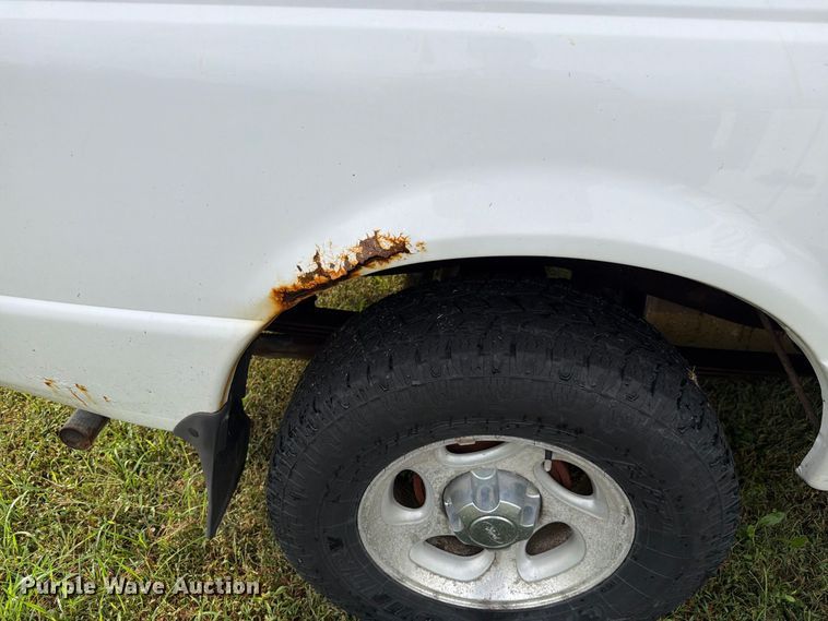image for item NF9727 2005 Ford Ranger XLT Ext. Cab pickup truck