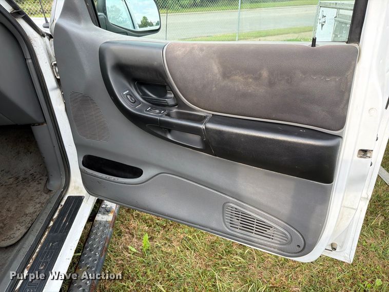 image for item NF9727 2005 Ford Ranger XLT Ext. Cab pickup truck