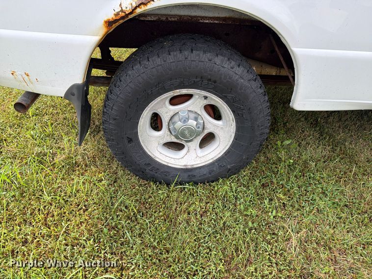 image for item NF9727 2005 Ford Ranger XLT Ext. Cab pickup truck