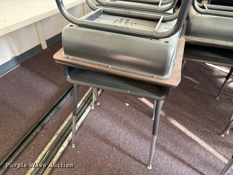 image for item NF9743 Approximately 123 desks