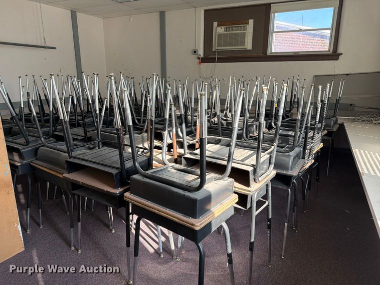image for item NF9743 Approximately 123 desks
