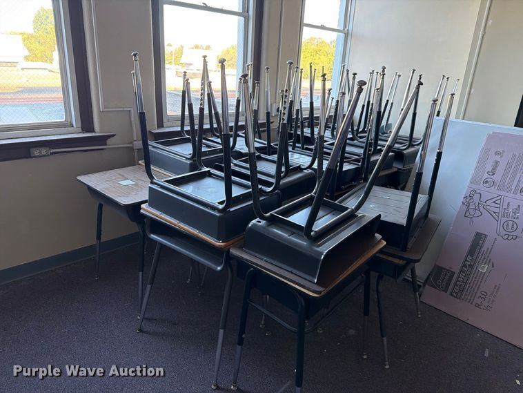 image for item NF9743 Approximately 123 desks