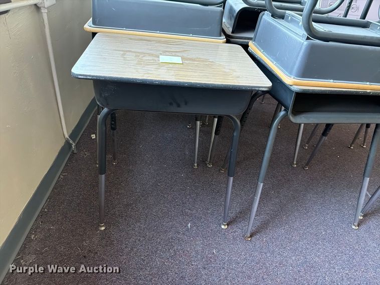 image for item NF9743 Approximately 123 desks