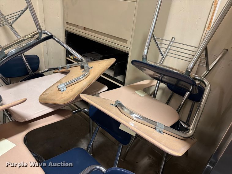 image for item NF9749 Approximately 28 desks