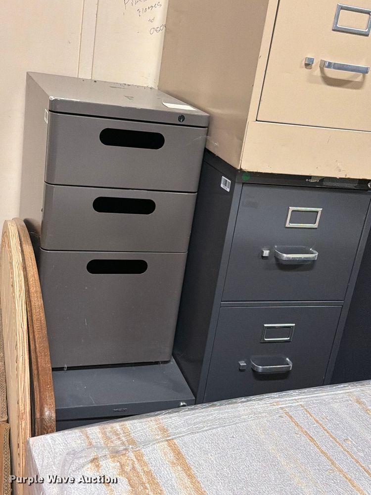 image for item NF9753 (6) filing cabinets