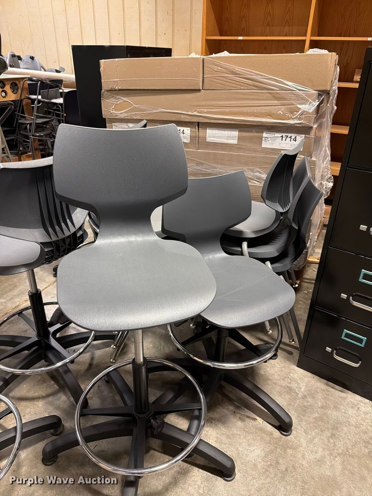 image for item NF9754 Approximately 20 chairs