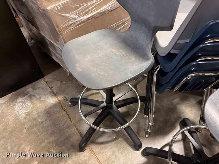 image for item NF9754 Approximately 20 chairs