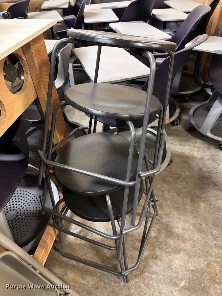 image for item NF9754 Approximately 20 chairs