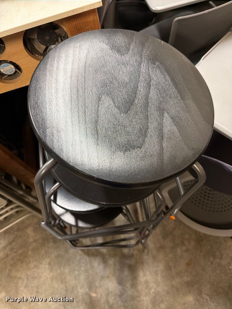 image for item NF9754 Approximately 20 chairs