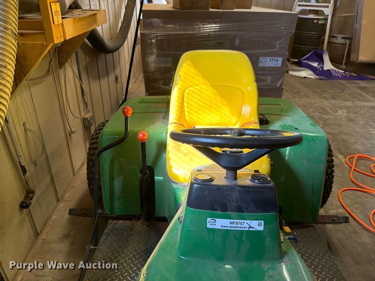 image for item NF9757 John Deere 1200A bunker rake