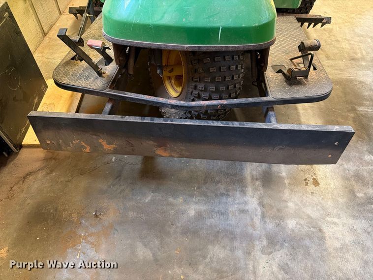 image for item NF9757 John Deere 1200A bunker rake