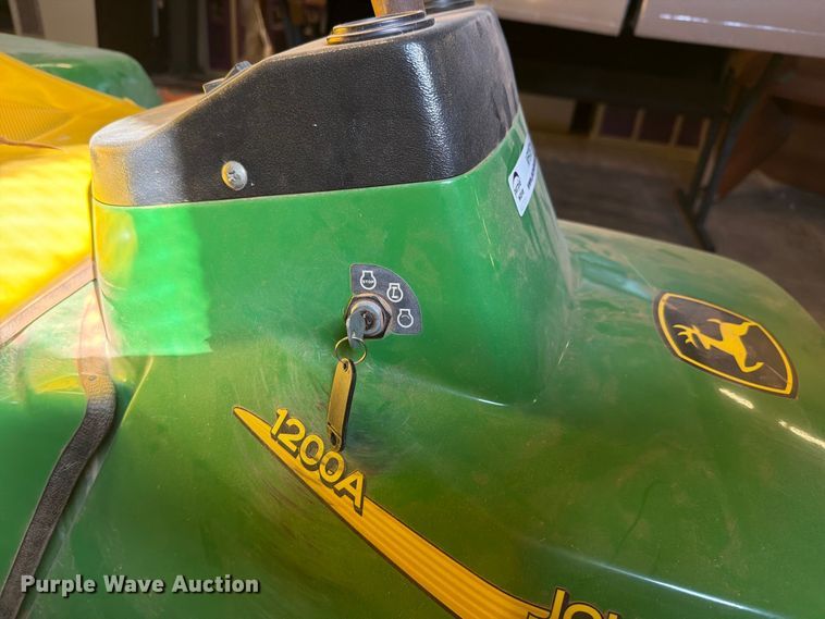image for item NF9757 John Deere 1200A bunker rake