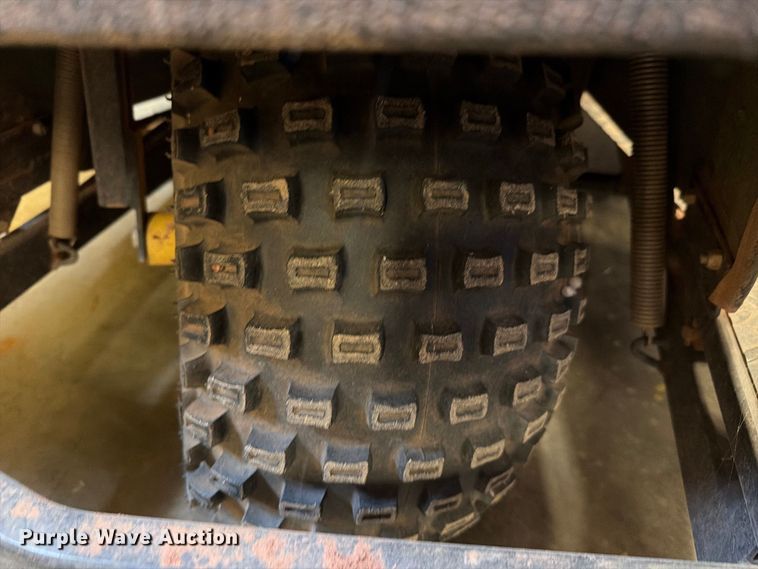 image for item NF9757 John Deere 1200A bunker rake