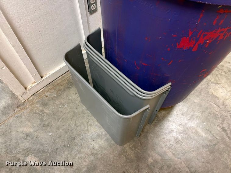 image for item NF9758 Approximately 75 metal table legs 