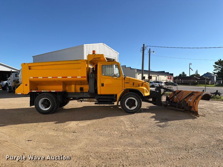 image for item OE9745 2001 Freightliner FL70 dump truck