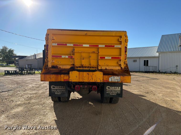 image for item OE9745 2001 Freightliner FL70 dump truck