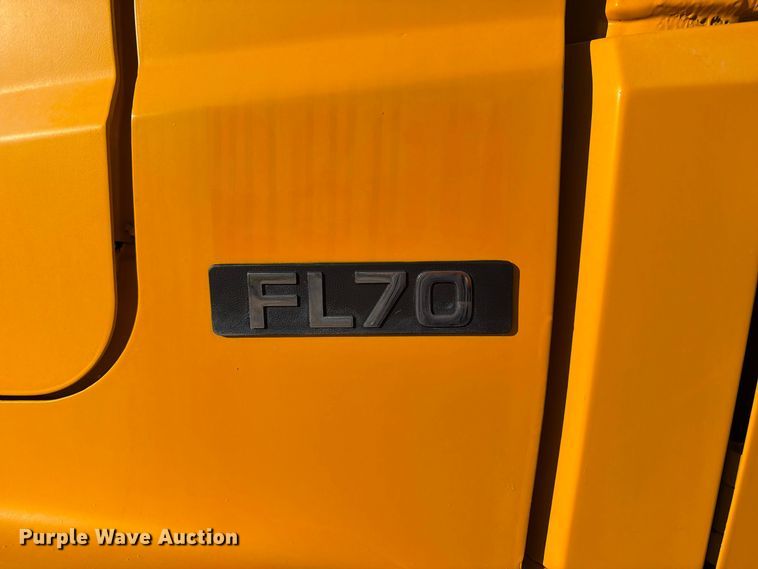 image for item OE9745 2001 Freightliner FL70 dump truck