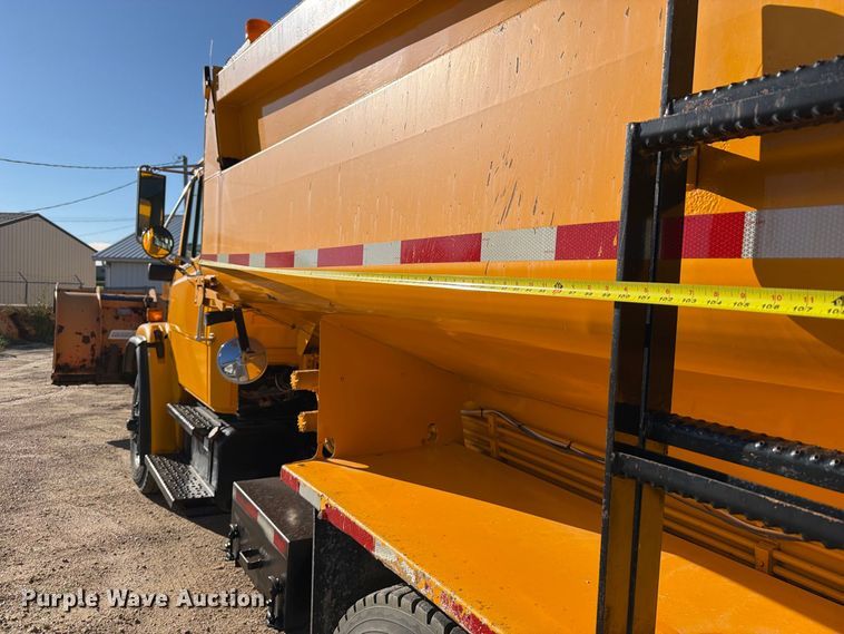 image for item OE9745 2001 Freightliner FL70 dump truck