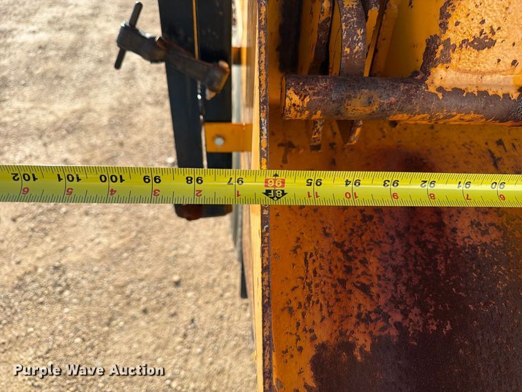 image for item OE9745 2001 Freightliner FL70 dump truck