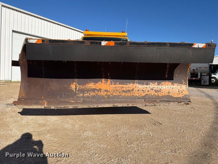 image for item OE9745 2001 Freightliner FL70 dump truck