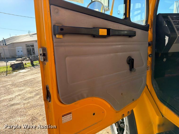 image for item OE9745 2001 Freightliner FL70 dump truck