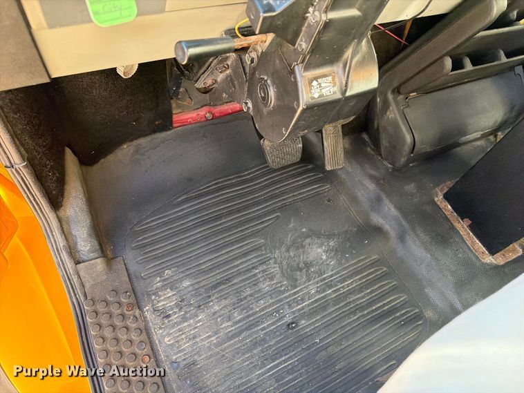 image for item OE9745 2001 Freightliner FL70 dump truck