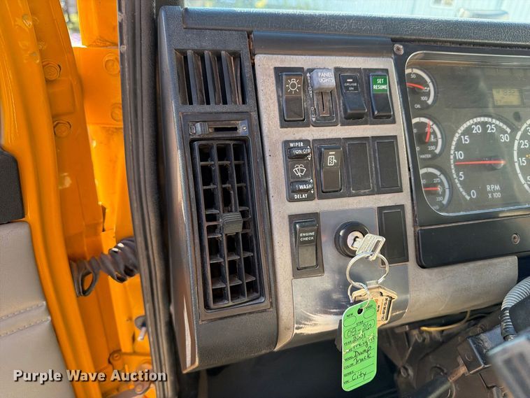 image for item OE9745 2001 Freightliner FL70 dump truck