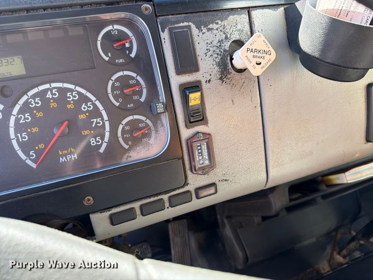 image for item OE9745 2001 Freightliner FL70 dump truck