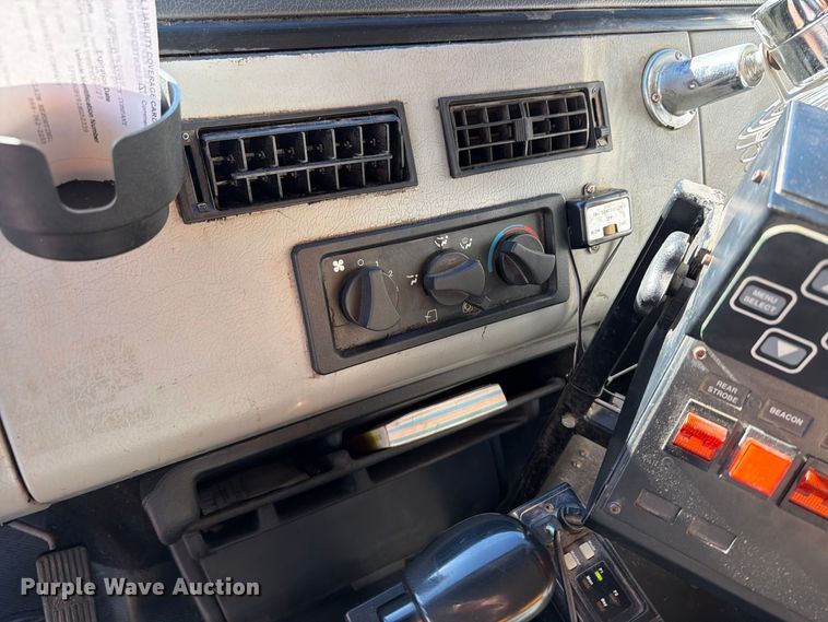 image for item OE9745 2001 Freightliner FL70 dump truck