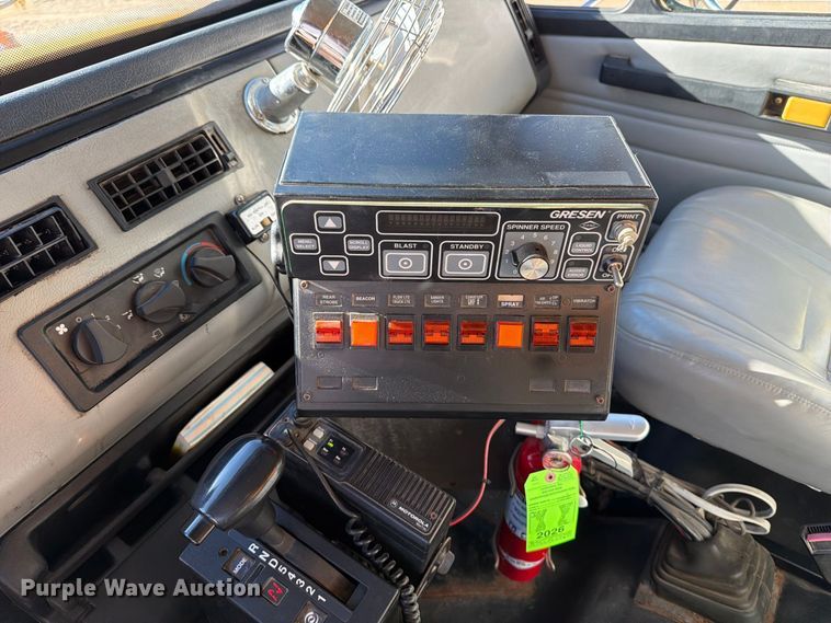 image for item OE9745 2001 Freightliner FL70 dump truck