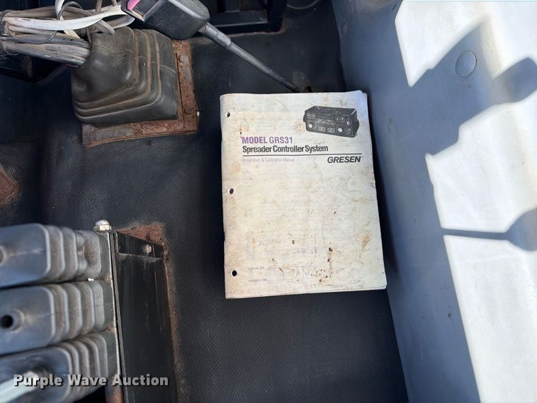 image for item OE9745 2001 Freightliner FL70 dump truck