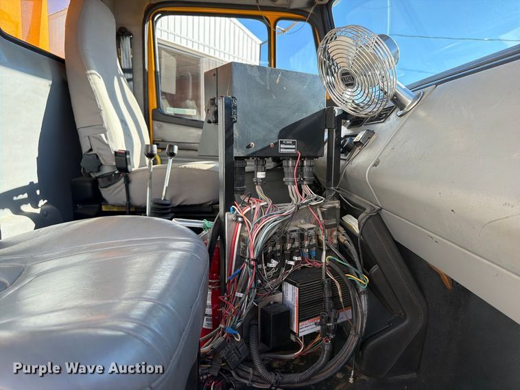 image for item OE9745 2001 Freightliner FL70 dump truck