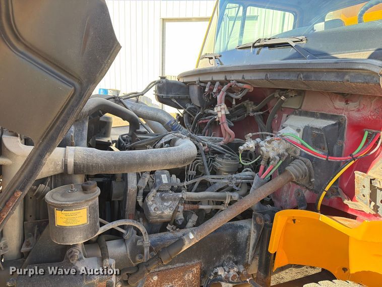 image for item OE9745 2001 Freightliner FL70 dump truck
