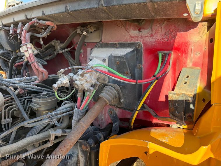 image for item OE9745 2001 Freightliner FL70 dump truck