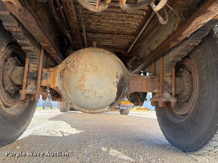 image for item OE9745 2001 Freightliner FL70 dump truck