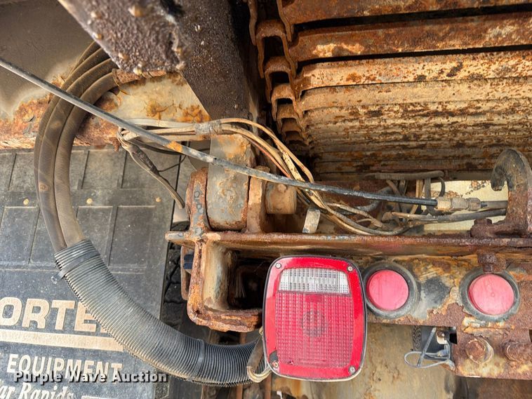 image for item OE9745 2001 Freightliner FL70 dump truck