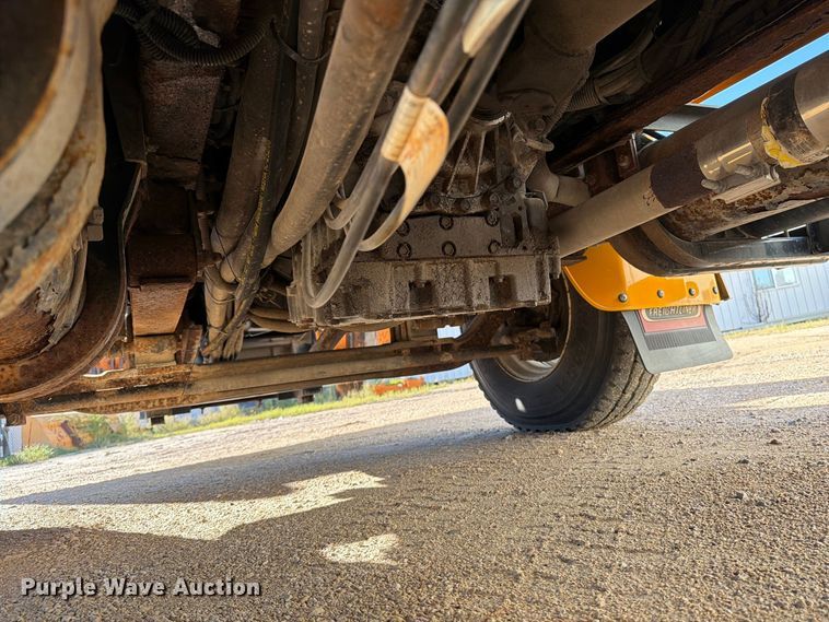image for item OE9745 2001 Freightliner FL70 dump truck