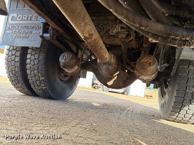 image for item OE9745 2001 Freightliner FL70 dump truck