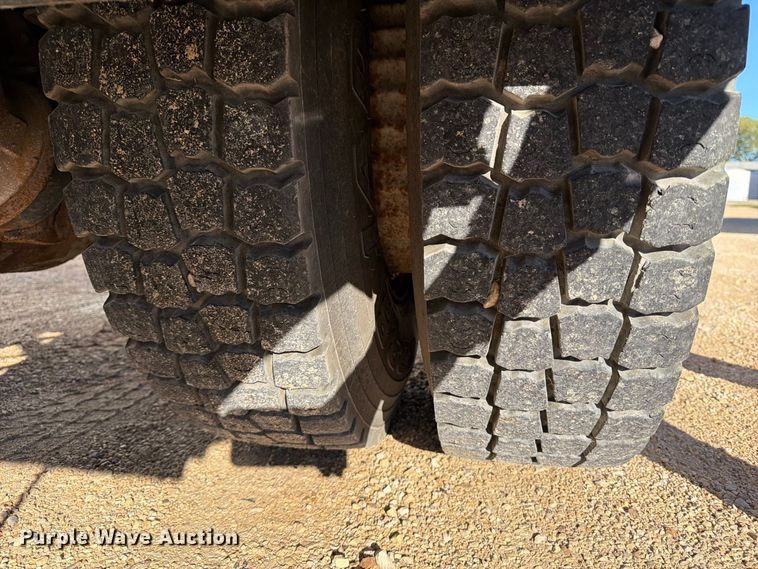 image for item OE9745 2001 Freightliner FL70 dump truck